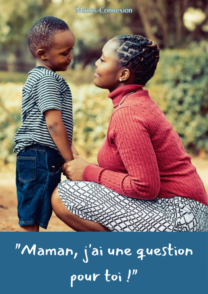 Un garçon pose une question à maman